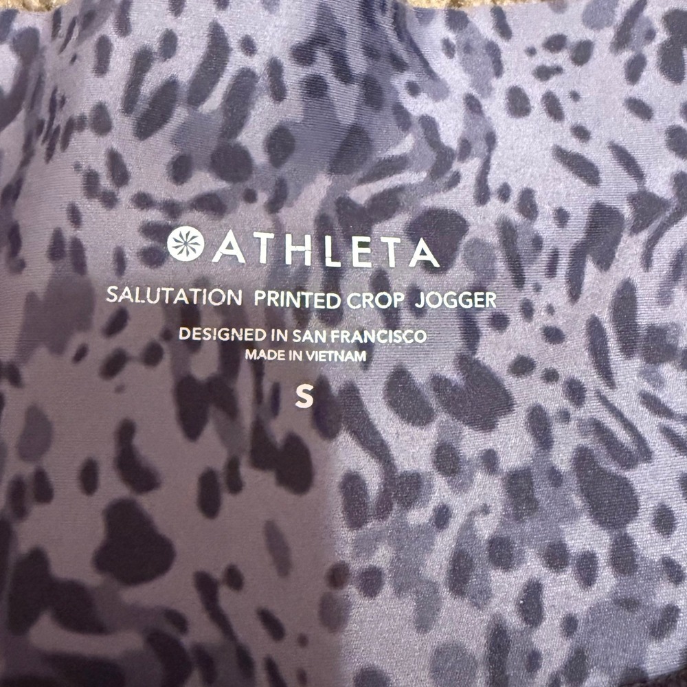 Athleta Salutation Crop Jogger Pants Women's Size S Gray Leopard Activewear - Picture 3 of 5